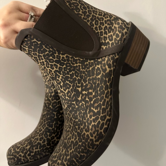 Size 8 *NWT* Lucky Brand ankle/rain boots - Picture 5 of 5